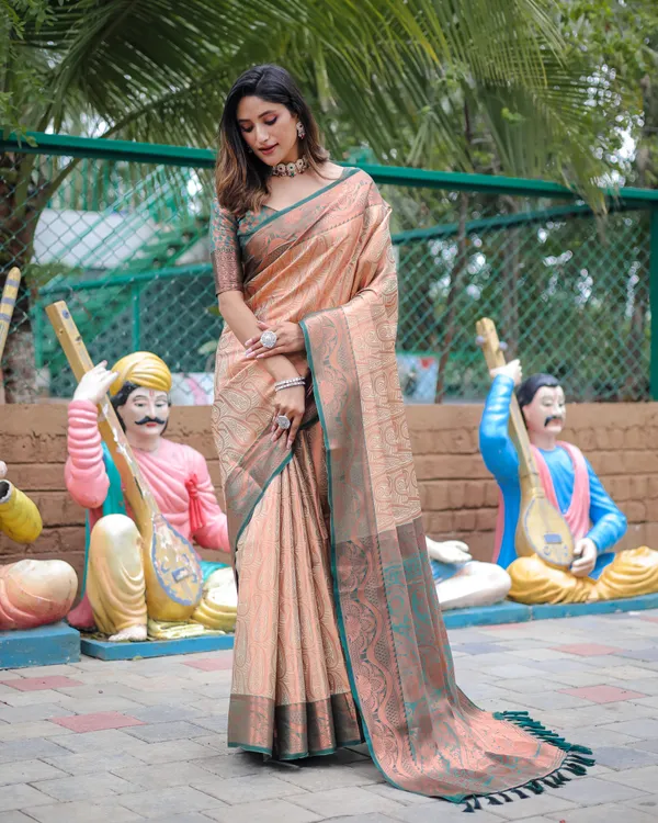 Pista_Green_Fabulous_Kanjivaram_Silk_Saree_With_Blouse_Piece_Attached